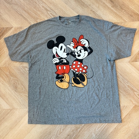 2X - Disney Gray T-Shirt with Mickey & Minnie - Picture 1 of 4
